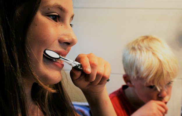 दांत टूटने से बचाव - Prevention of Broken or Chipped Tooth in Hindi